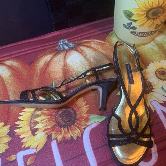 Woman’s shoes black with stones size 8 - Picture 4 of 6